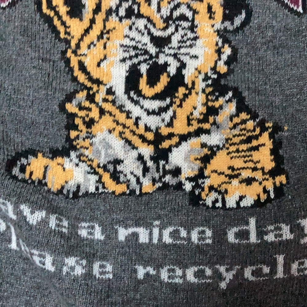 Women’s Relaxed Jersey Tiger sweater size Small - Picture 5 of 6
